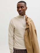 JACK JONES PREMIUM Milano Spring Knit Half Zip-Ancient Scroll Ancient Scroll model front view