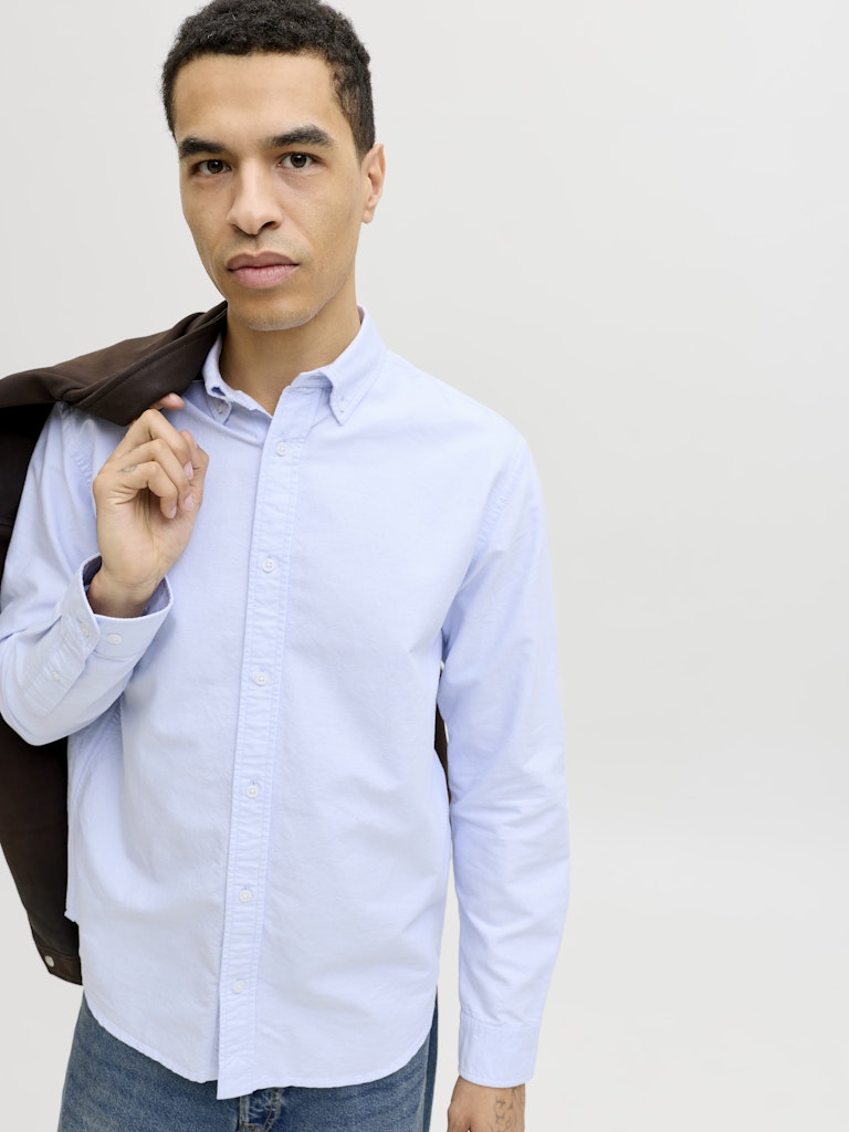 JACK JONES PREMIUM Harvey Oxford Long Sleeve Shirt-Chambray Blue Chambray Blue model front view