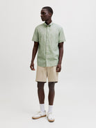 JACK JONES PREMIUM Summer Linen Blend Shield Shirt - Green Green model front view
