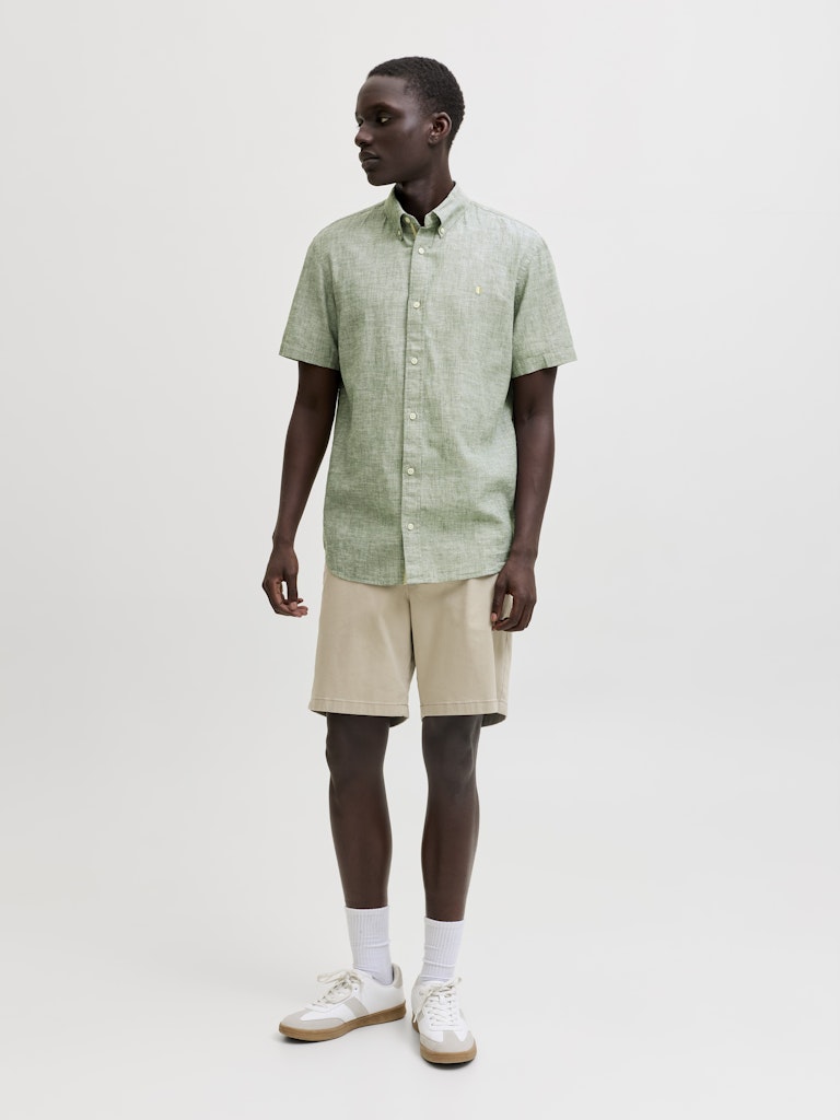 JACK JONES PREMIUM Summer Linen Blend Shield Shirt - Green Green model front view