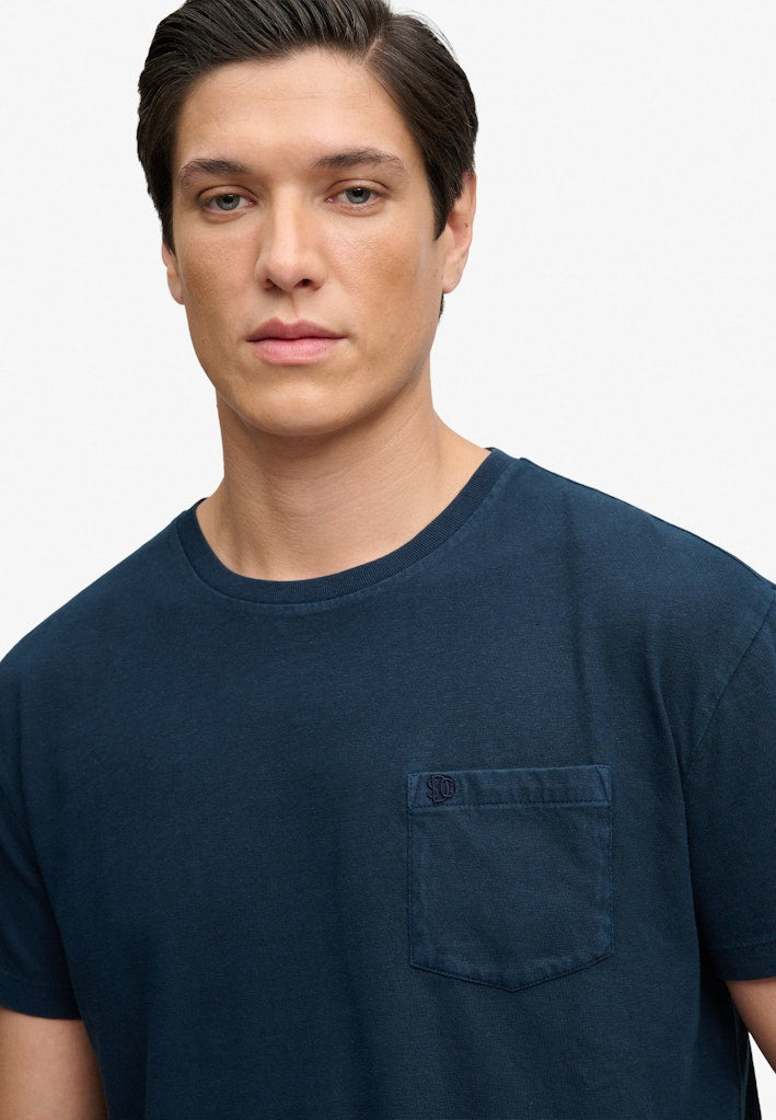 Superdry Cotton Classic Linen Pocket Tee in Eclipse Navy half model view