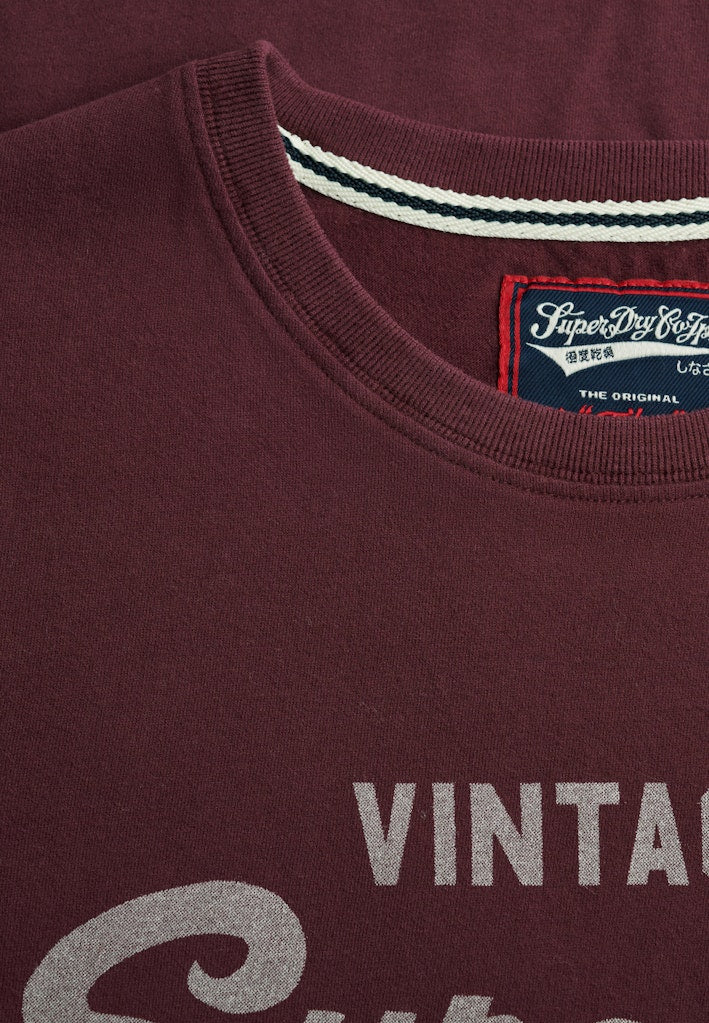 Superdry Vintage Logo Classic Tee in Port Red collar detail