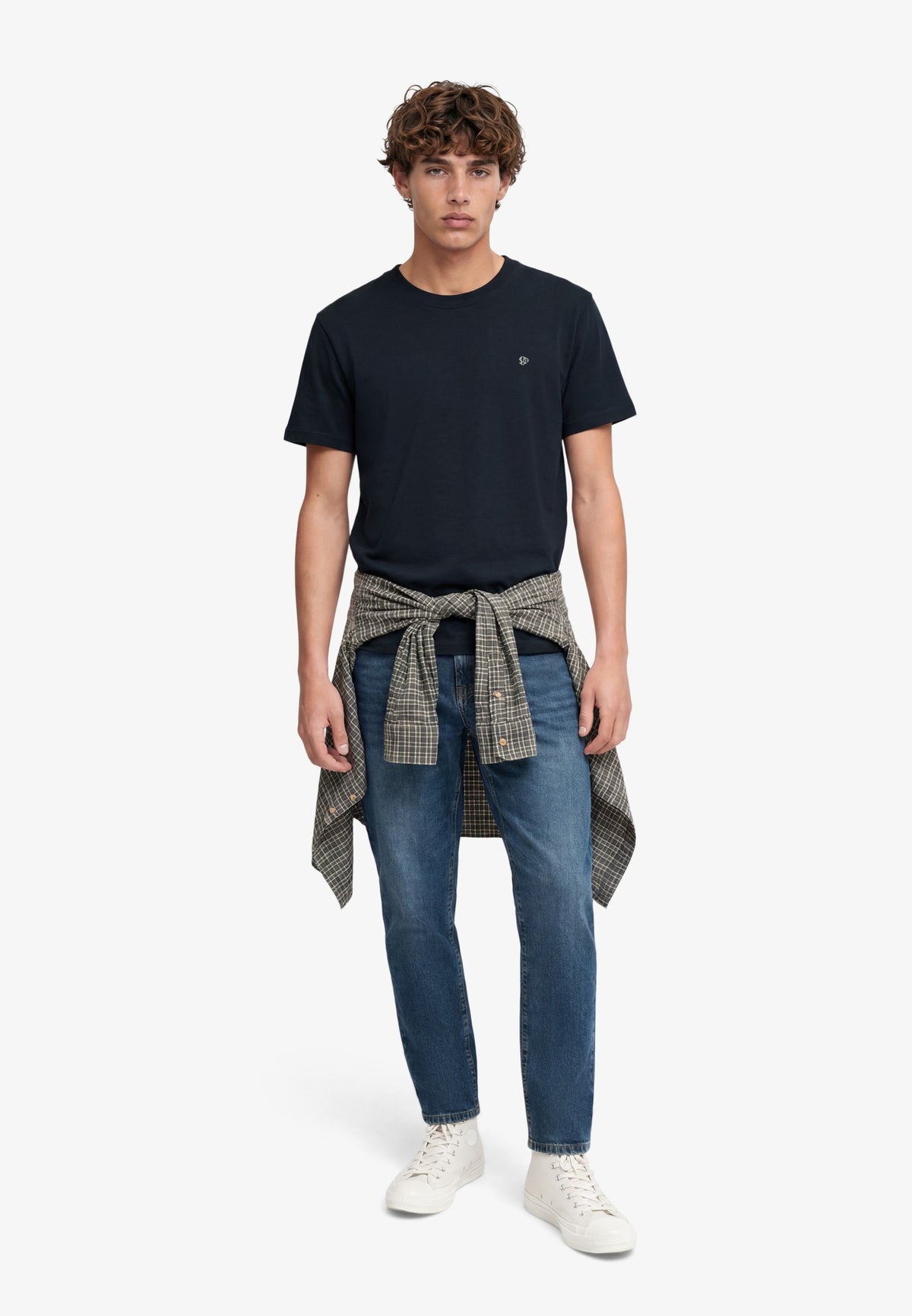Superdry Essential Sdco Logo Embroidered Tee in Eclipse Navy/Chalk full length view