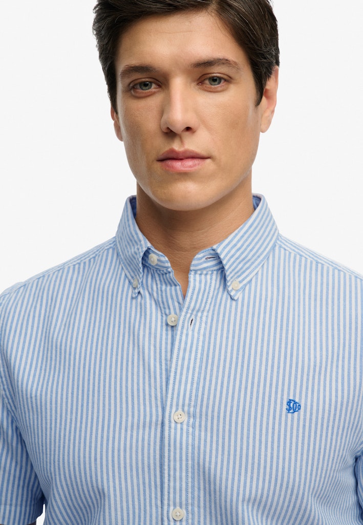 SUPERDRY Preppy Oxford S/s Shirt Sky Blue Stripe front upper body view with button-down collar detail