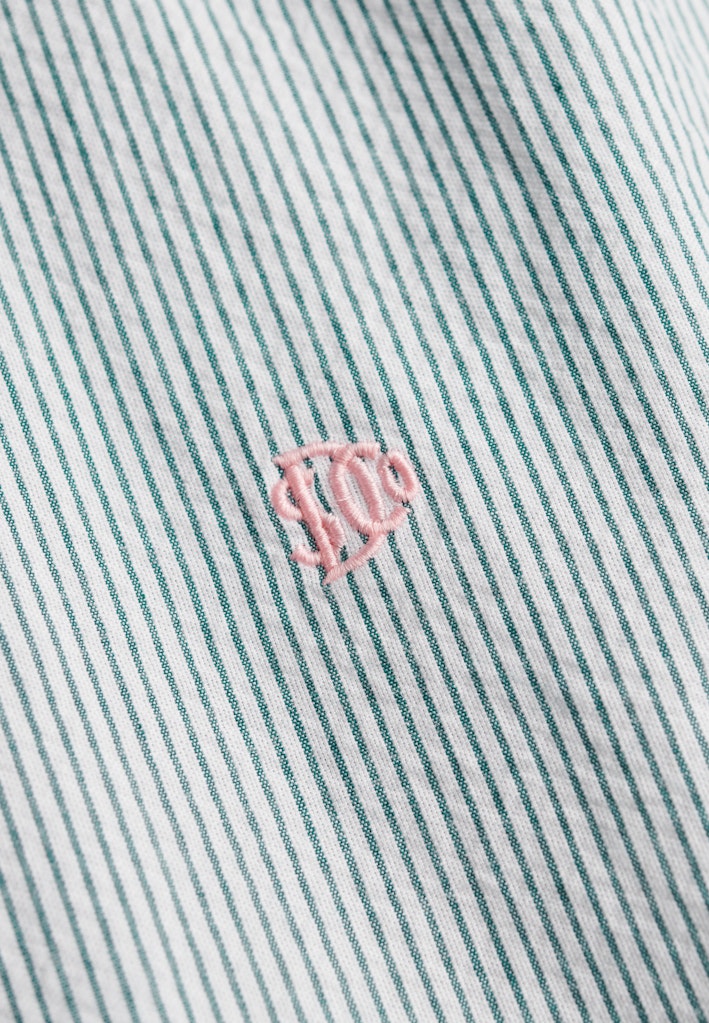 SUPERDRY Classic seersucker s/s shirt in cream/green, logo detail