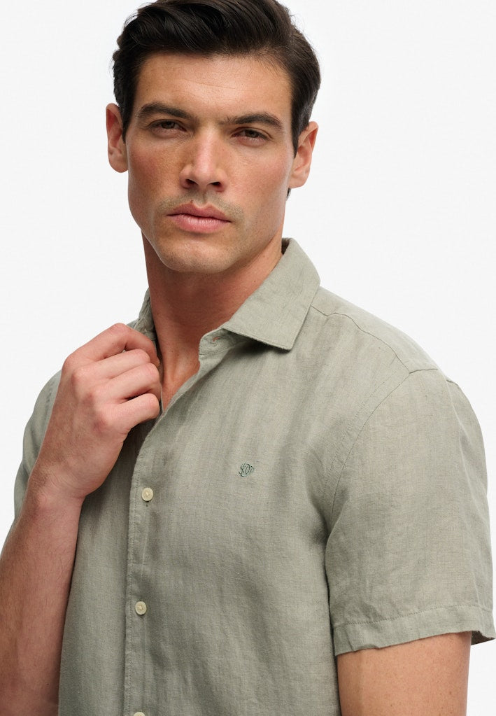 SUPERDRY Riviera S/s Linen Shirt bay green shirt front upper body detail