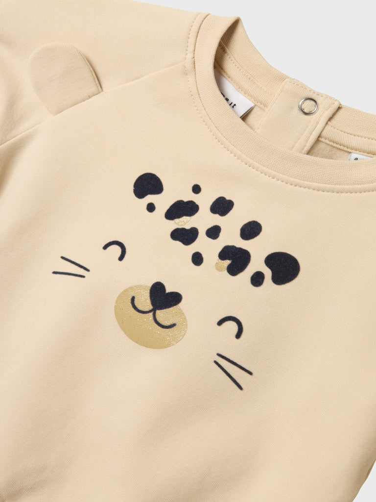 NAME IT Sonia Long Sleeve Sweat-Summer Sand Summer Sand model front view