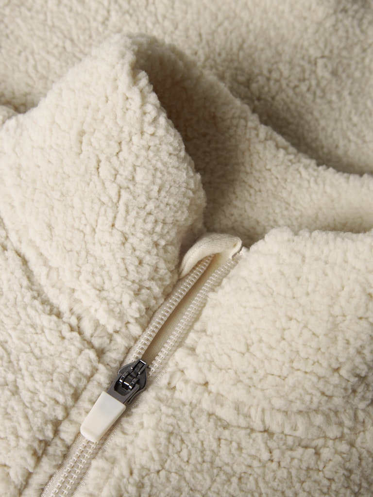 Susado Teddy Sweatshirt-Whitecap Gray-Zip Detail