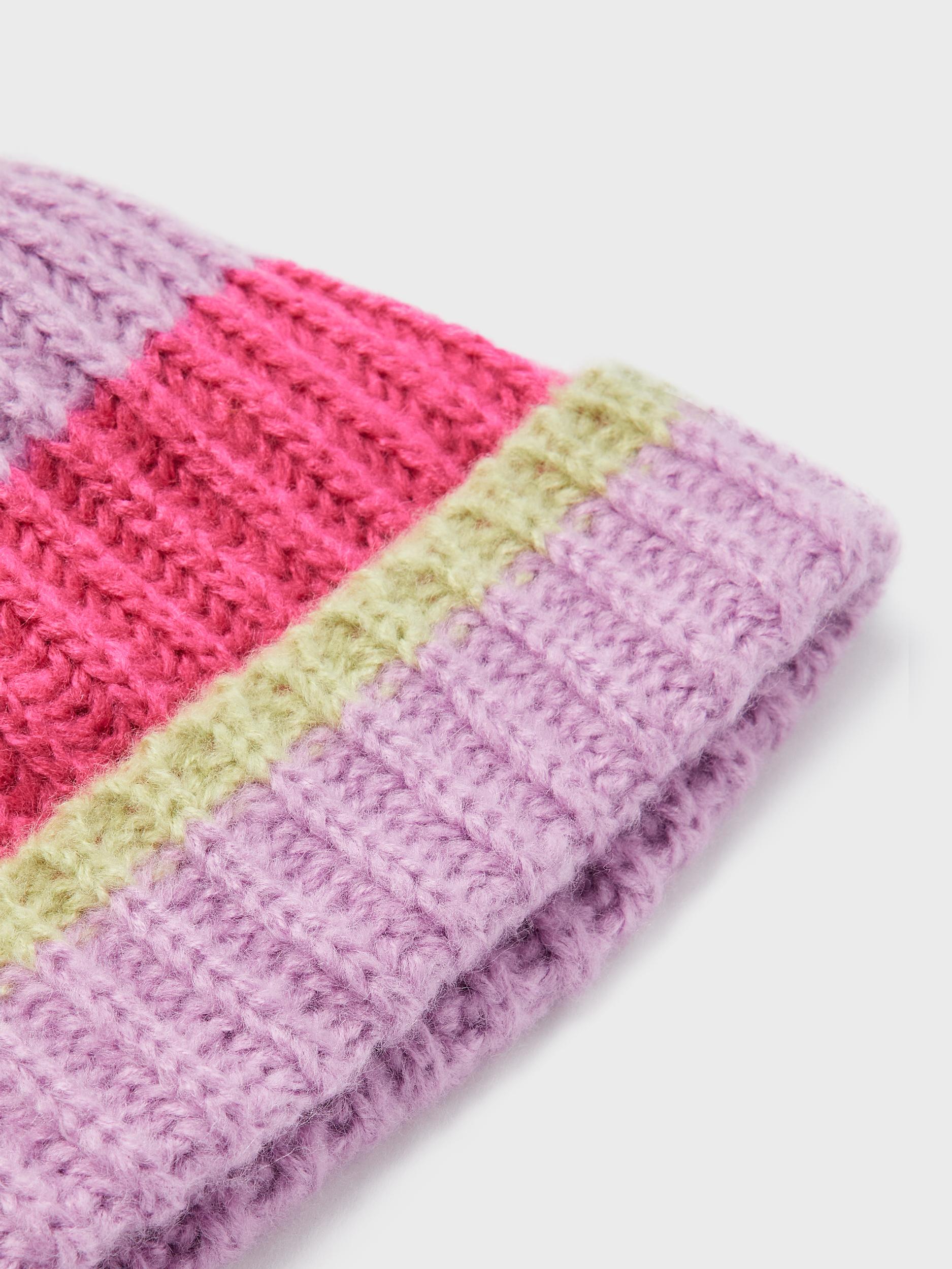 NAME IT Mezi Beanie-Violet Tulle Violet Tulle model front view