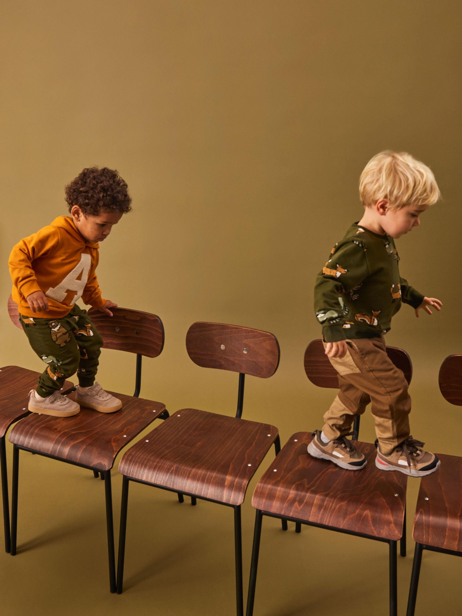 Boy's Oalhan Sweat-Inca Gold-Model View