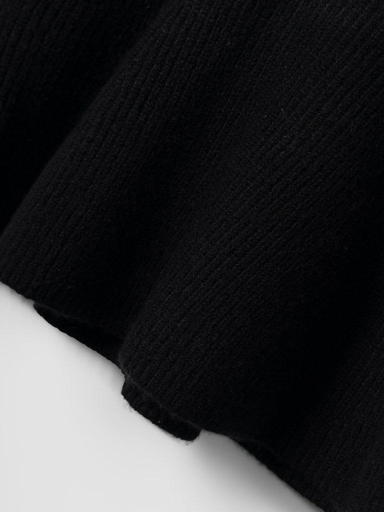 Nilla Black Knit Skirt-Close up