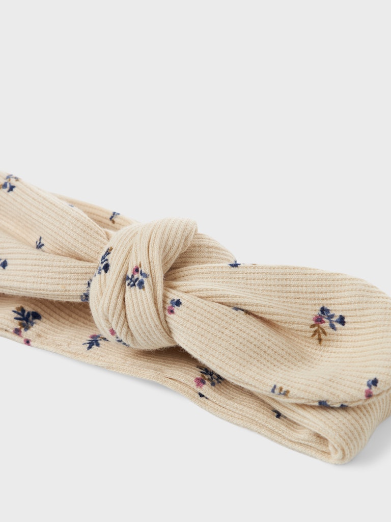 NAME IT Olinne Headband in Summer Sand Summer Sand model front view