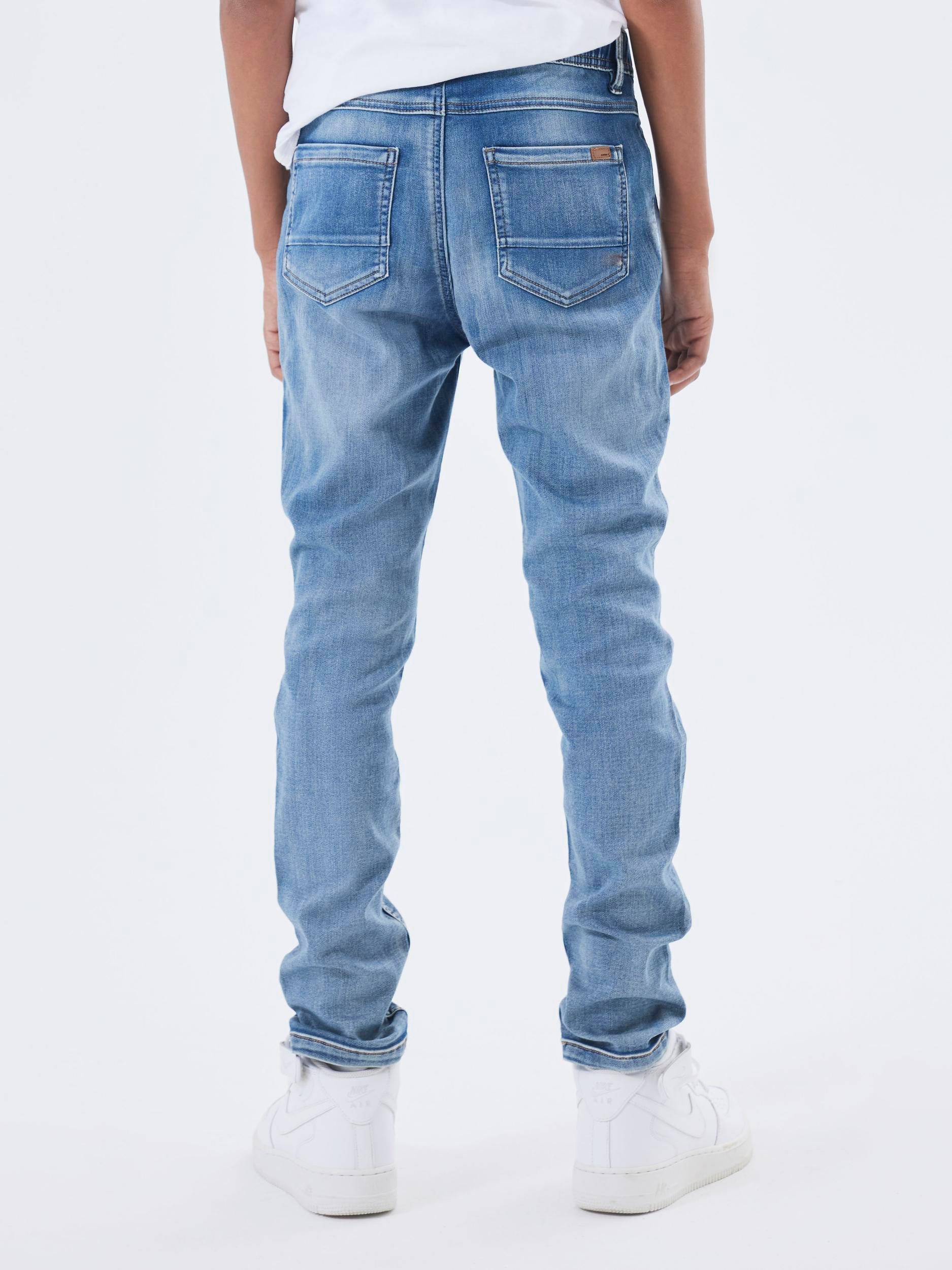 NAME IT Ryan Jogger Sweat 3370 Light Blue Jeans Light Blue Denim model front view