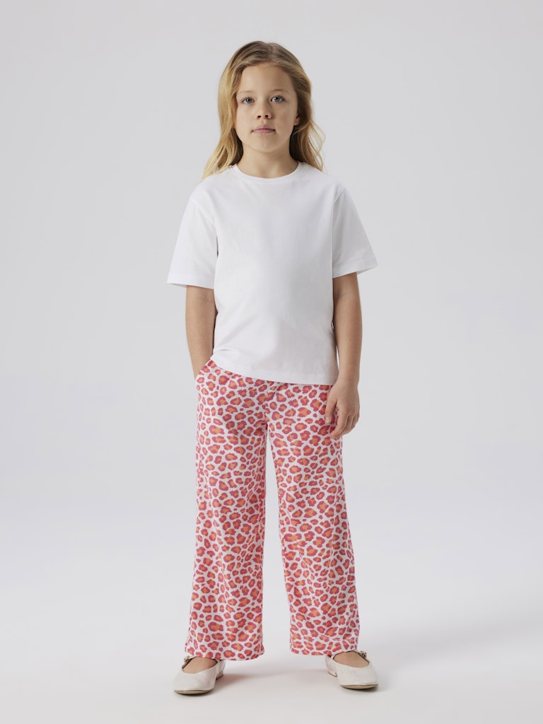 NAME IT Grega Bright White Top Bright White model front view