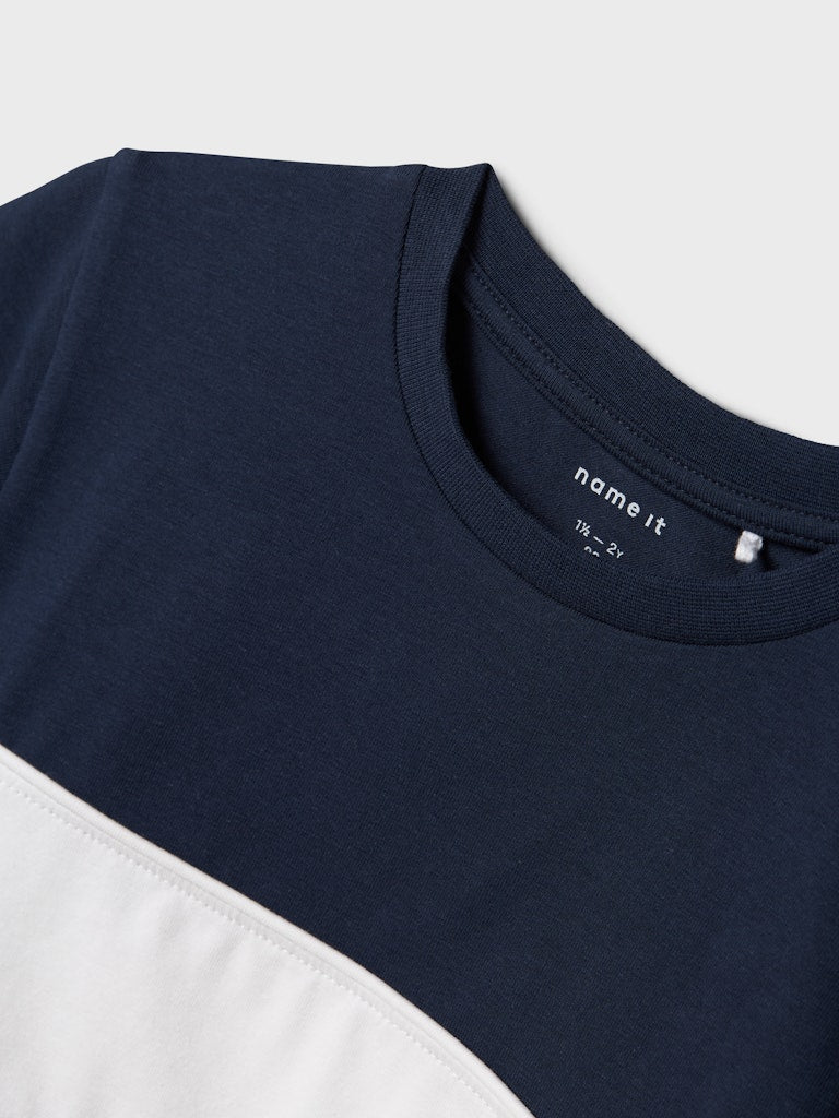 Hanni Aqua Grey Top-Neck detail