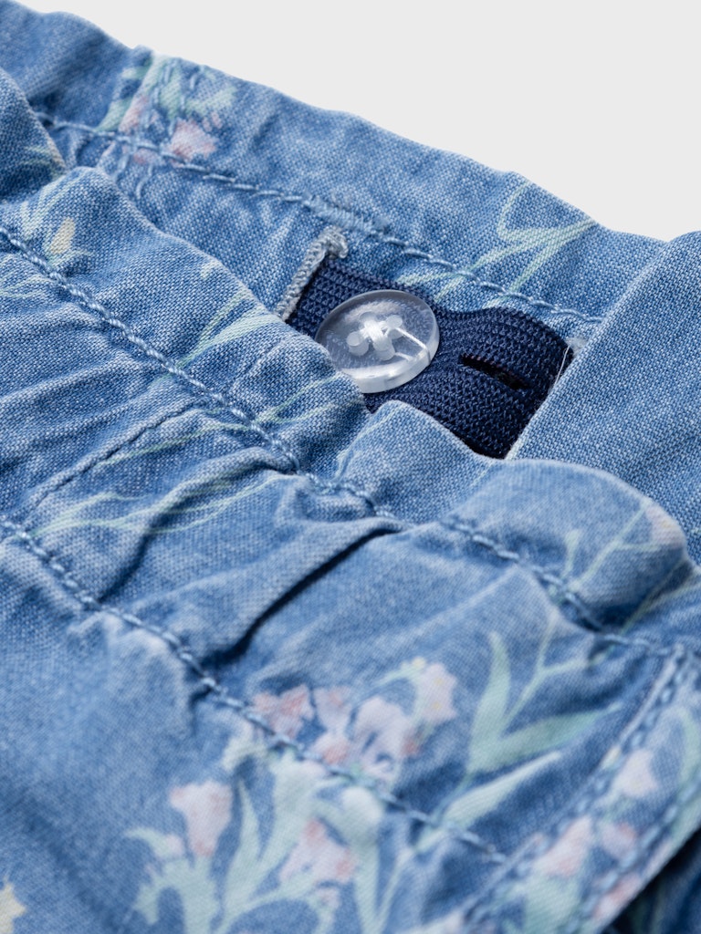 Bella Baggy Dennm Shorts 9621-Medium Blue Denim-Close Up View