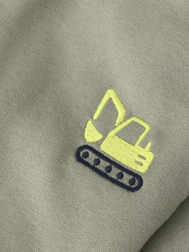 Boys Vallen Regular Sweat Pant-Close Up View