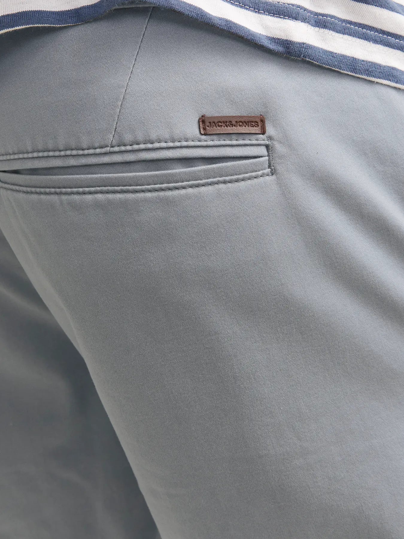 Men's Bowie Shorts Solid-Arona-Back Pocket View
