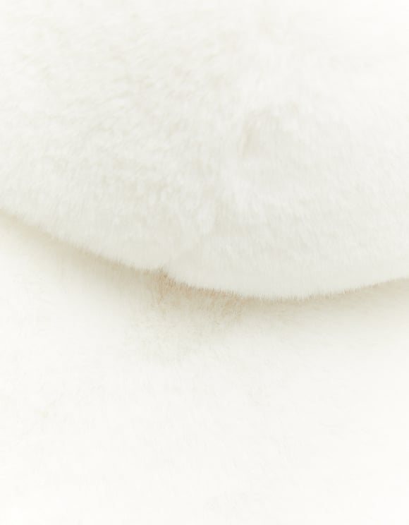Ladies White Faux Fur Sleeveless Gilet-Close Up View