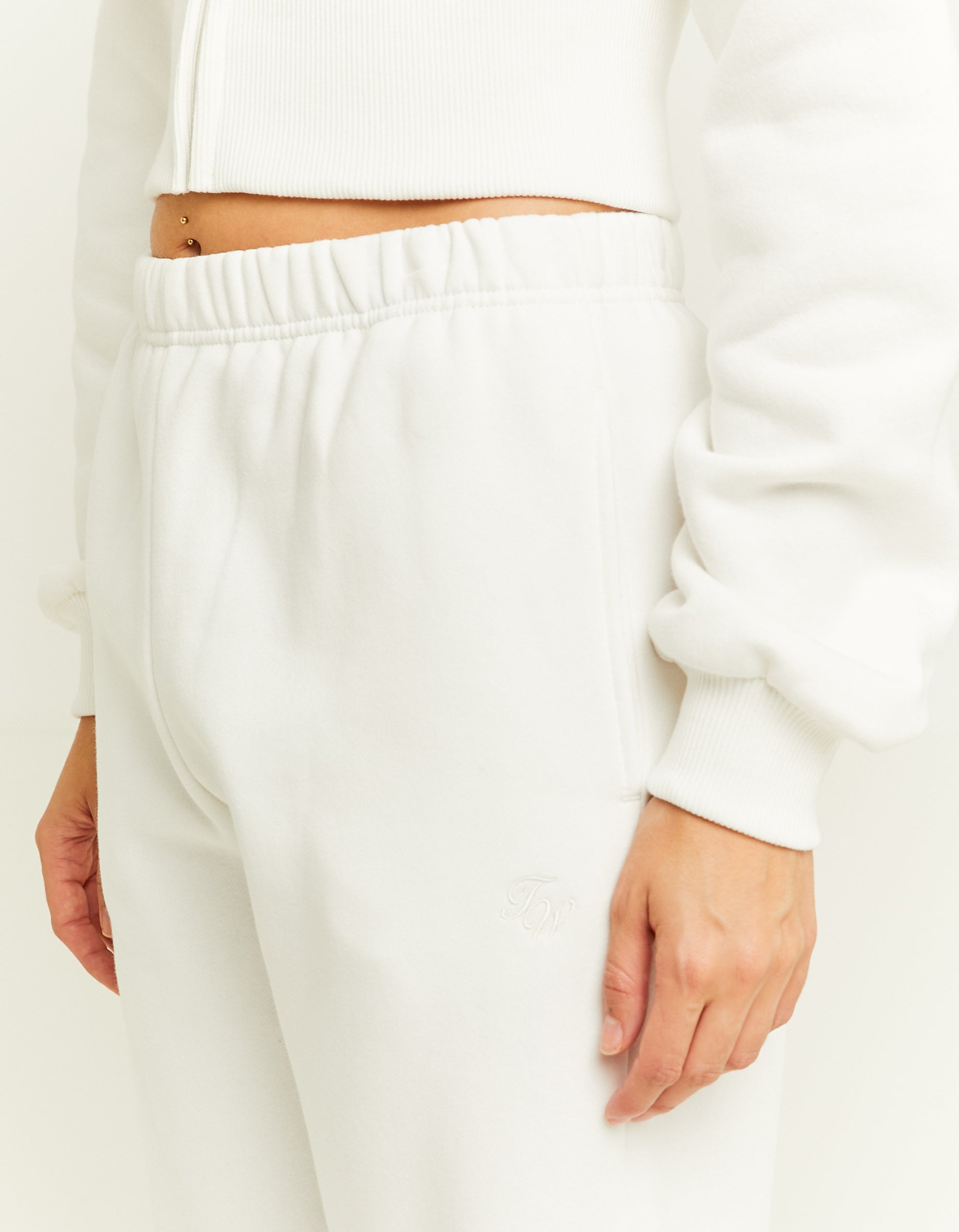 Ladies High Waist Relaxed Leg Jogger-Waist View