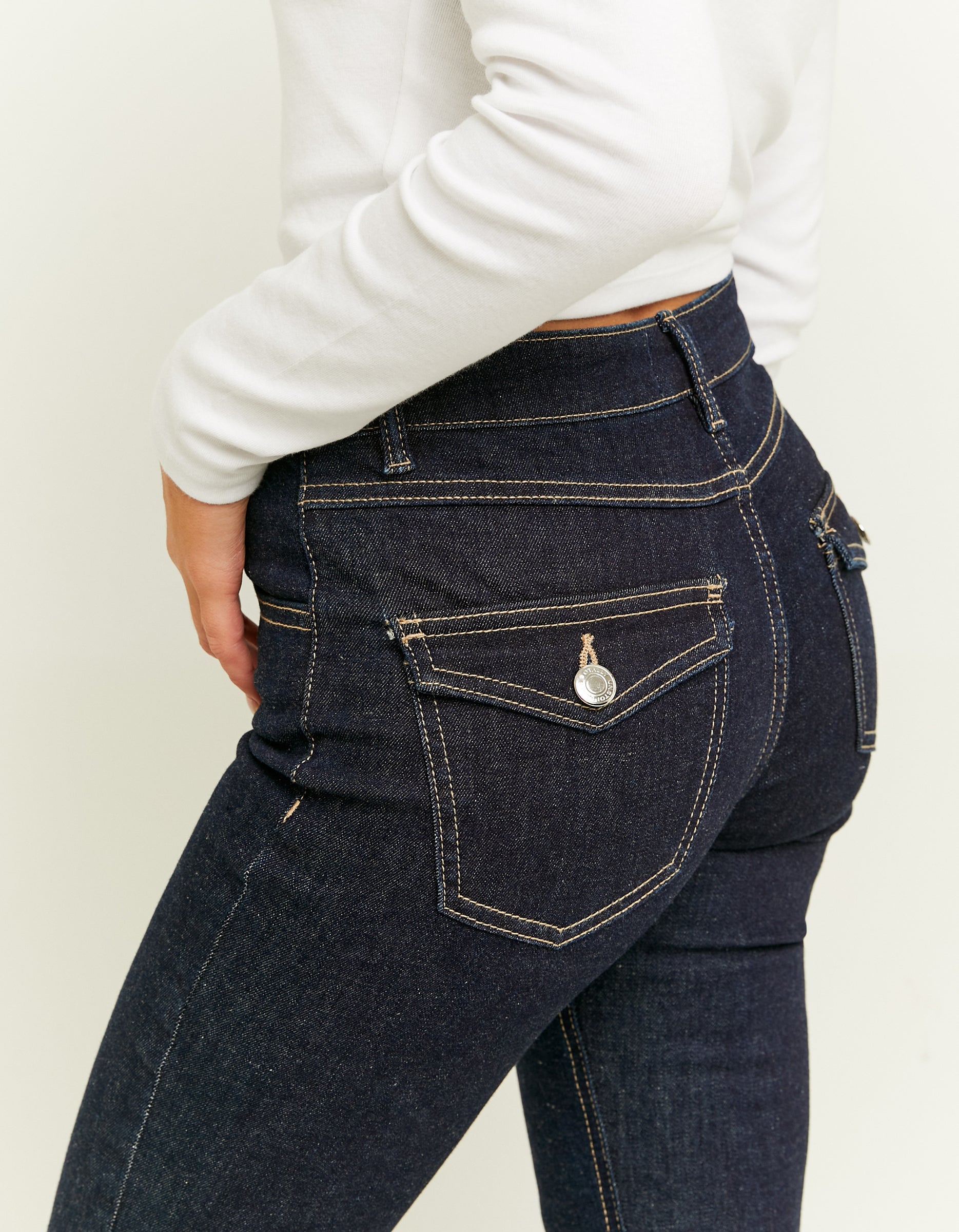 Ladies Mid Waist Bootcut Jeans-Pocket View