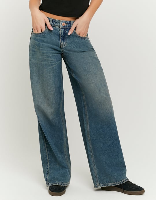 Tally Weijl Low Waist Baggy blue jeans worn by model, front detail view