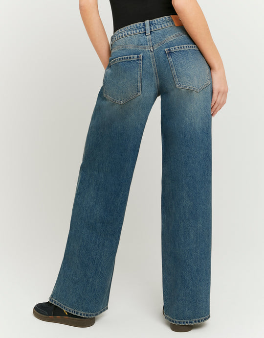Tally Weijl Low Waist Baggy blue jeans worn by model, back view