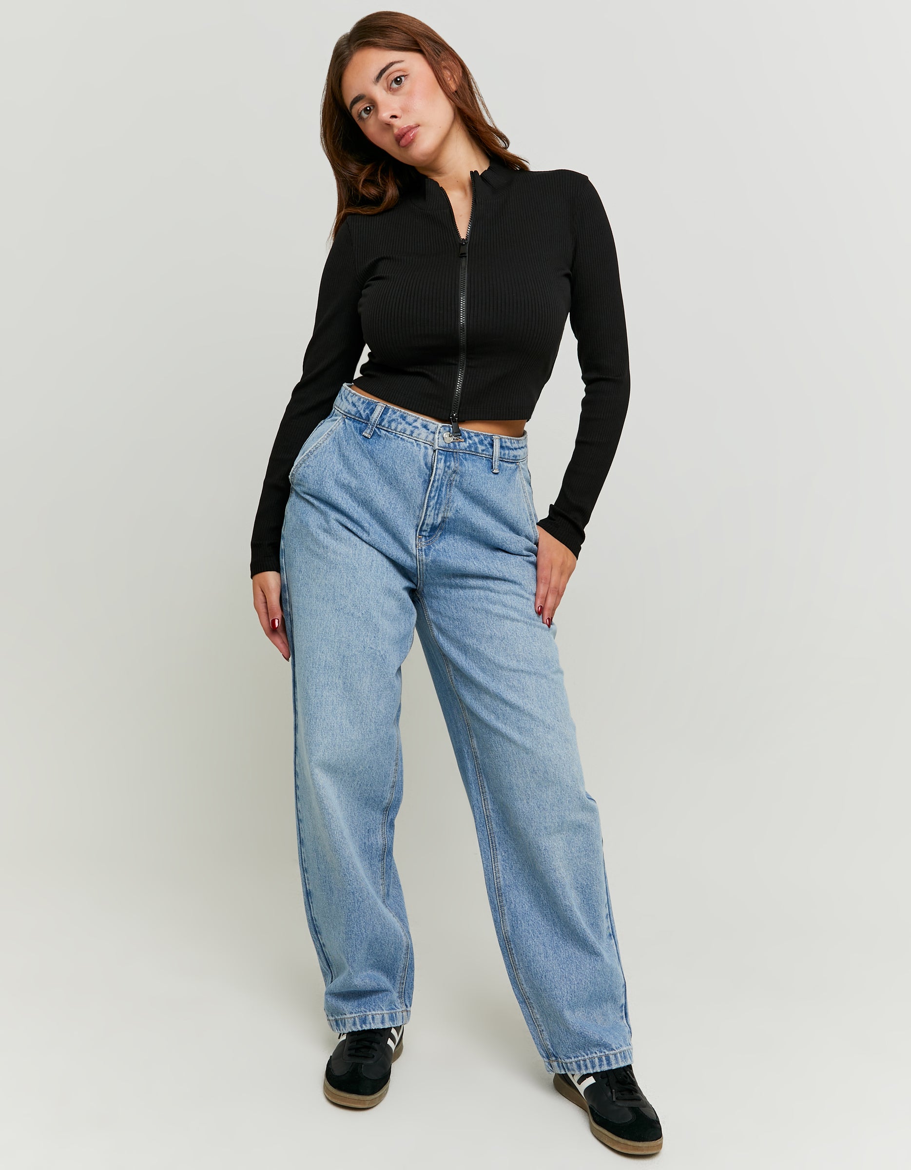 Ladies Blue Balloon Jeans-Model Full Front View