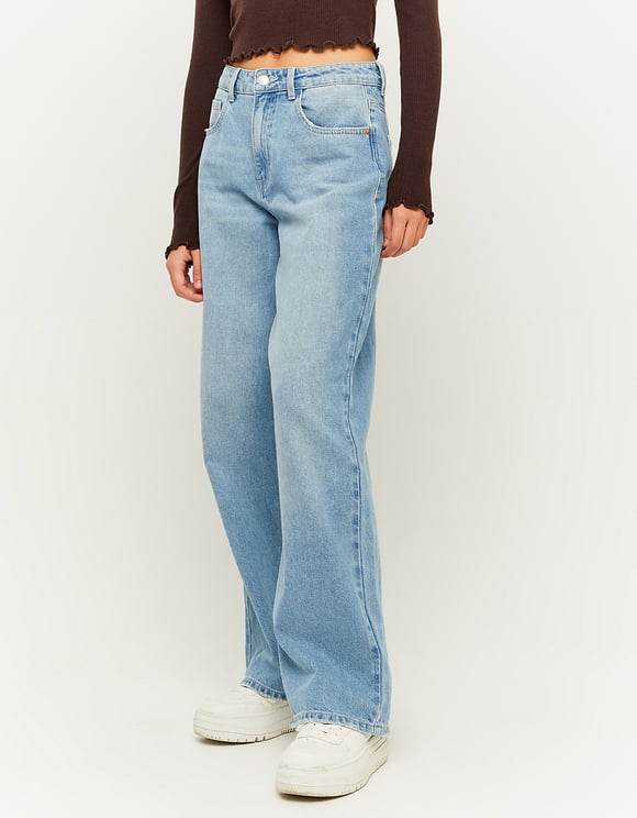 Ladies Mid Waist Skater Jeans-Model Front View
