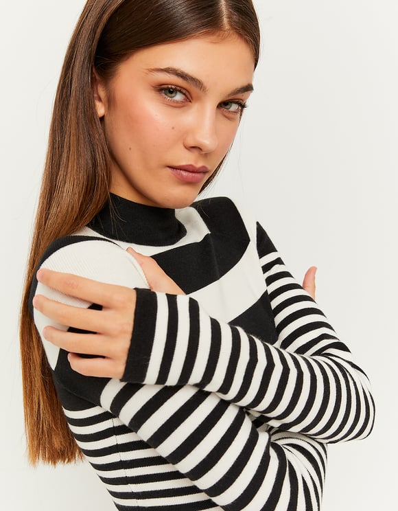 Ladies White/Black Knit Sweater-Side View