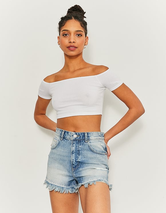HIGH WAIST RIPPED DENIM MOM SHORTS MODEL FRONT VIEW