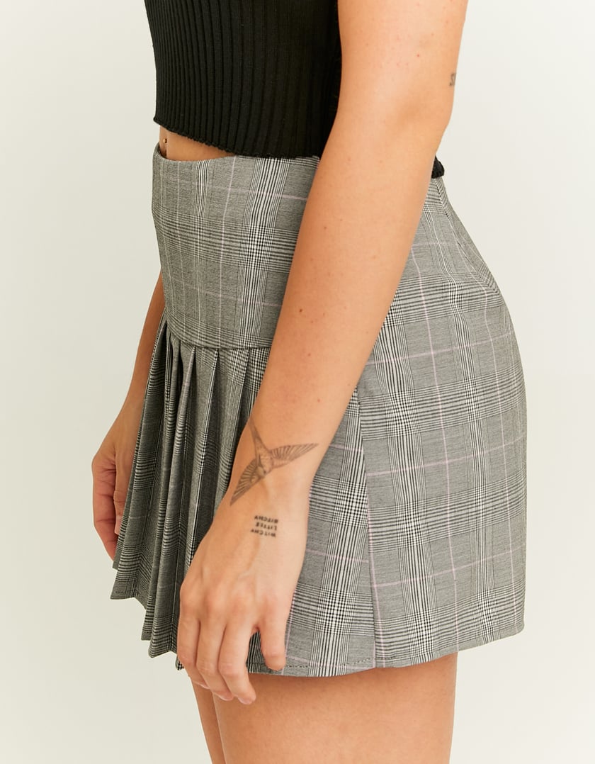 Ladies Checkered Mini Skort-Side View