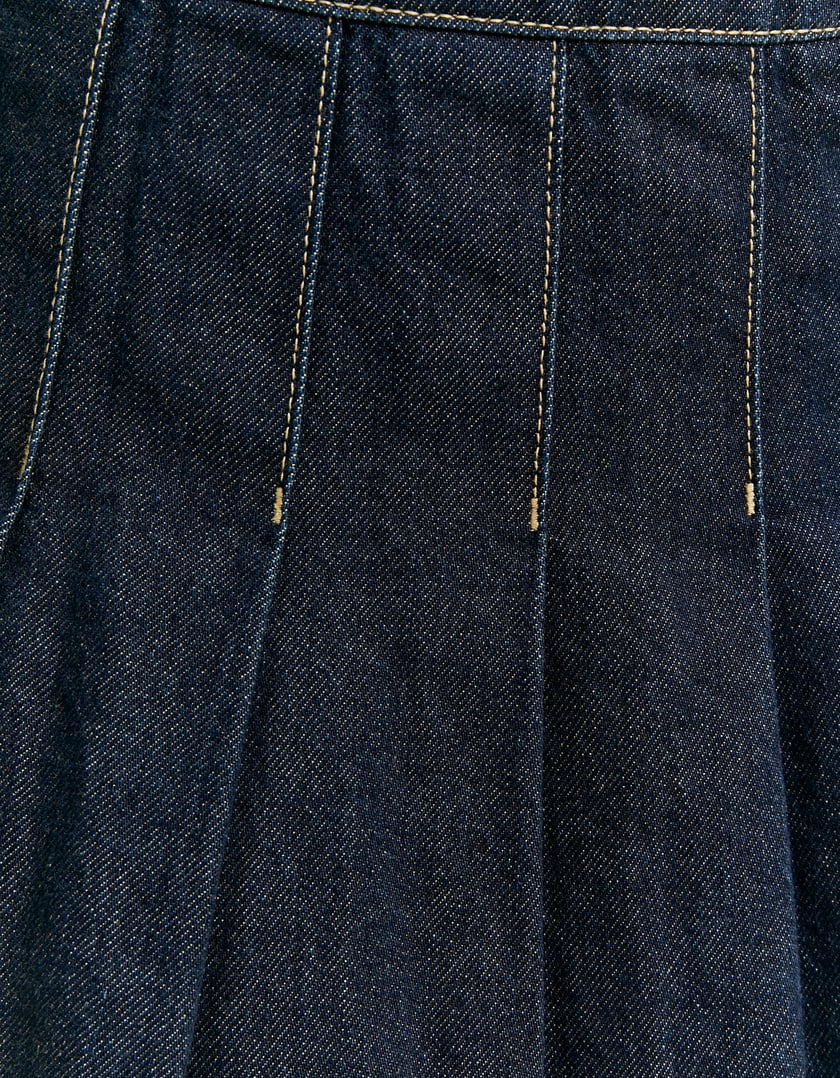 Ladies Pleated Denim Skirt-Close Up View