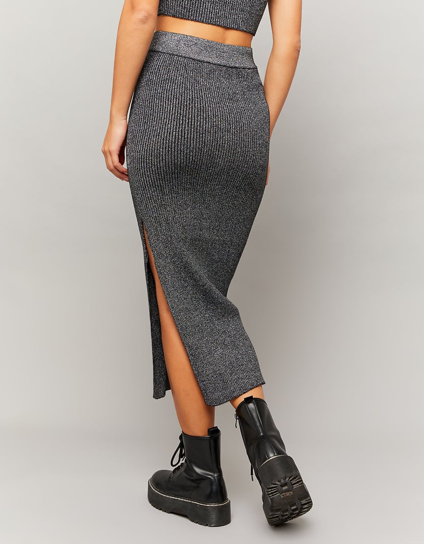 Ladies Knit Lurex Skirt With Slit-Model Back View