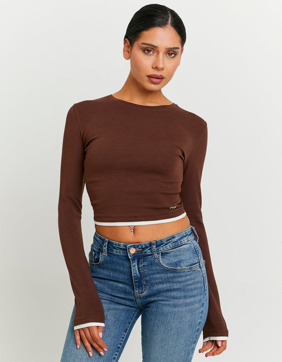 Tally Weijl basic brown long sleeve cropped T-shirt worn by model, front view