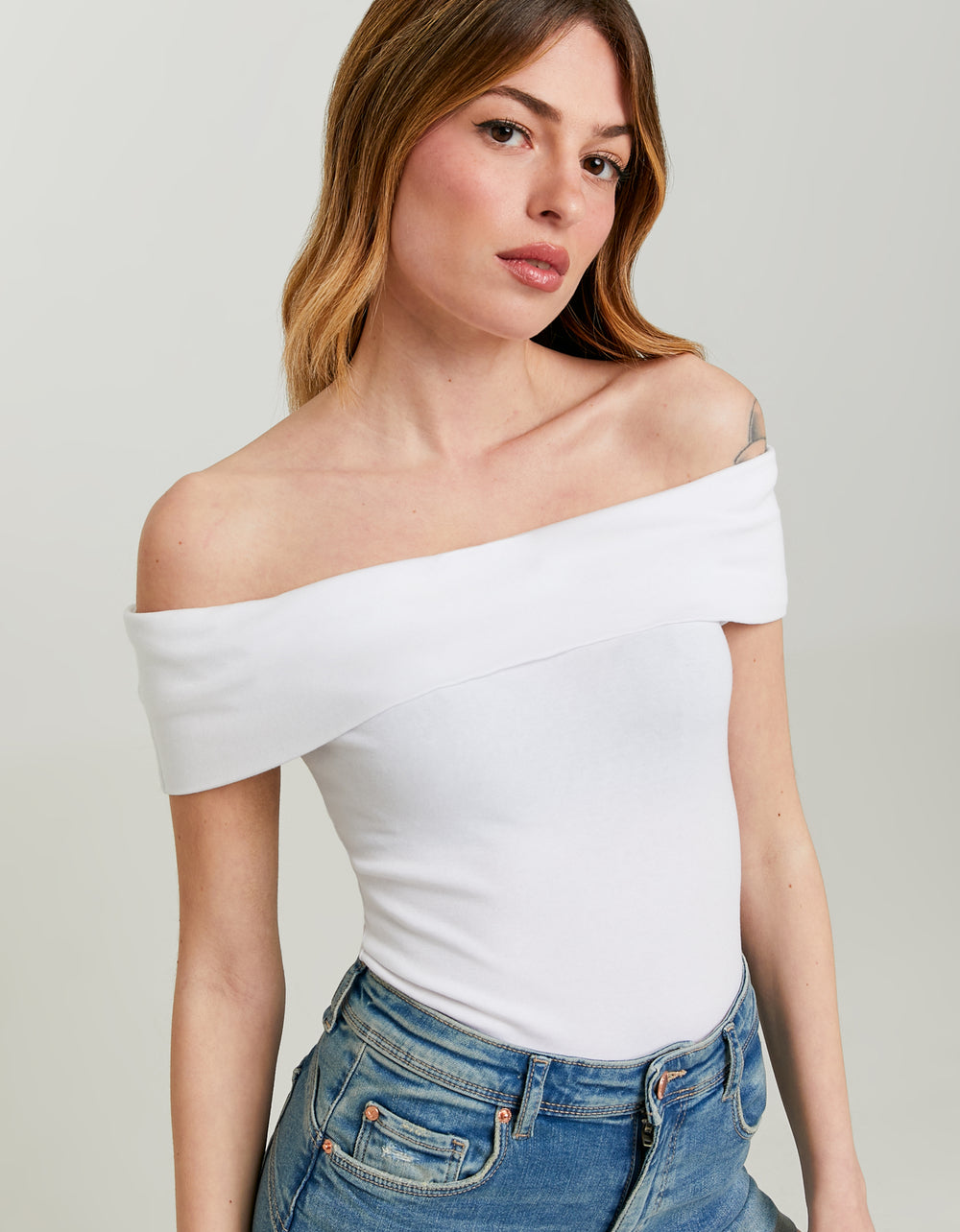 Ladies White Off-Shoulder Basic Top-Model Side/Front View