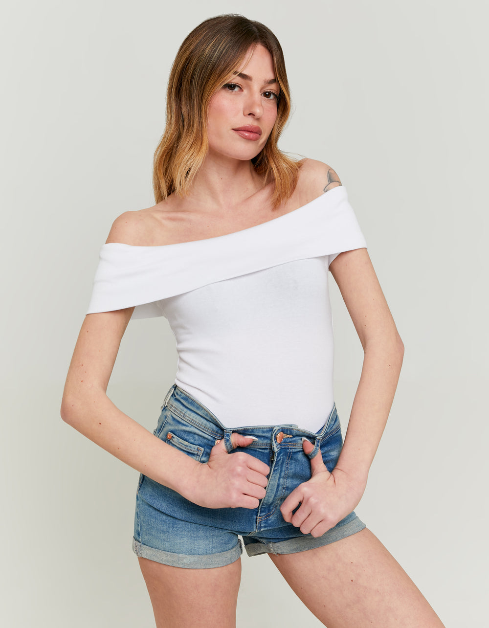 Ladies White Off-Shoulder Basic Top-Model Full Front View