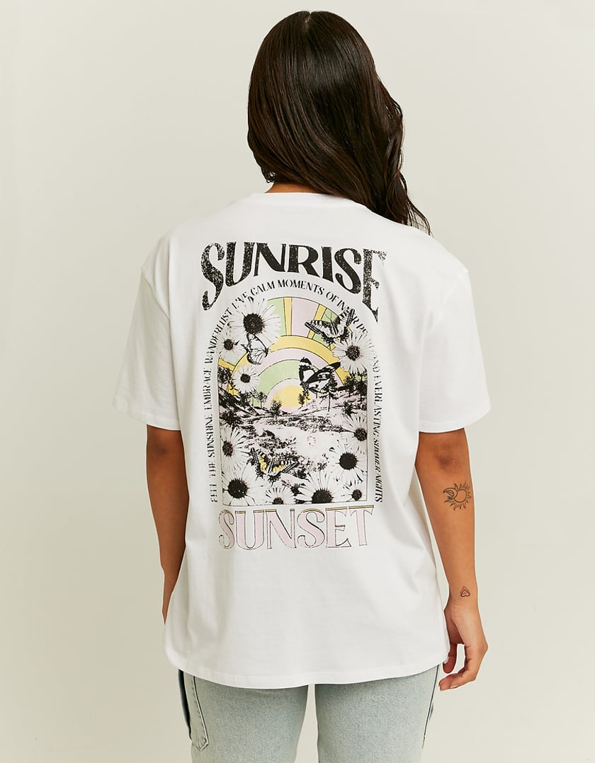 Ladies Oversize Sunny Soul Printed T-Shirt-Model Back View