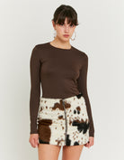 Tally Weijl Basic Brown Long Sleeve T-Shirt Brown model front view