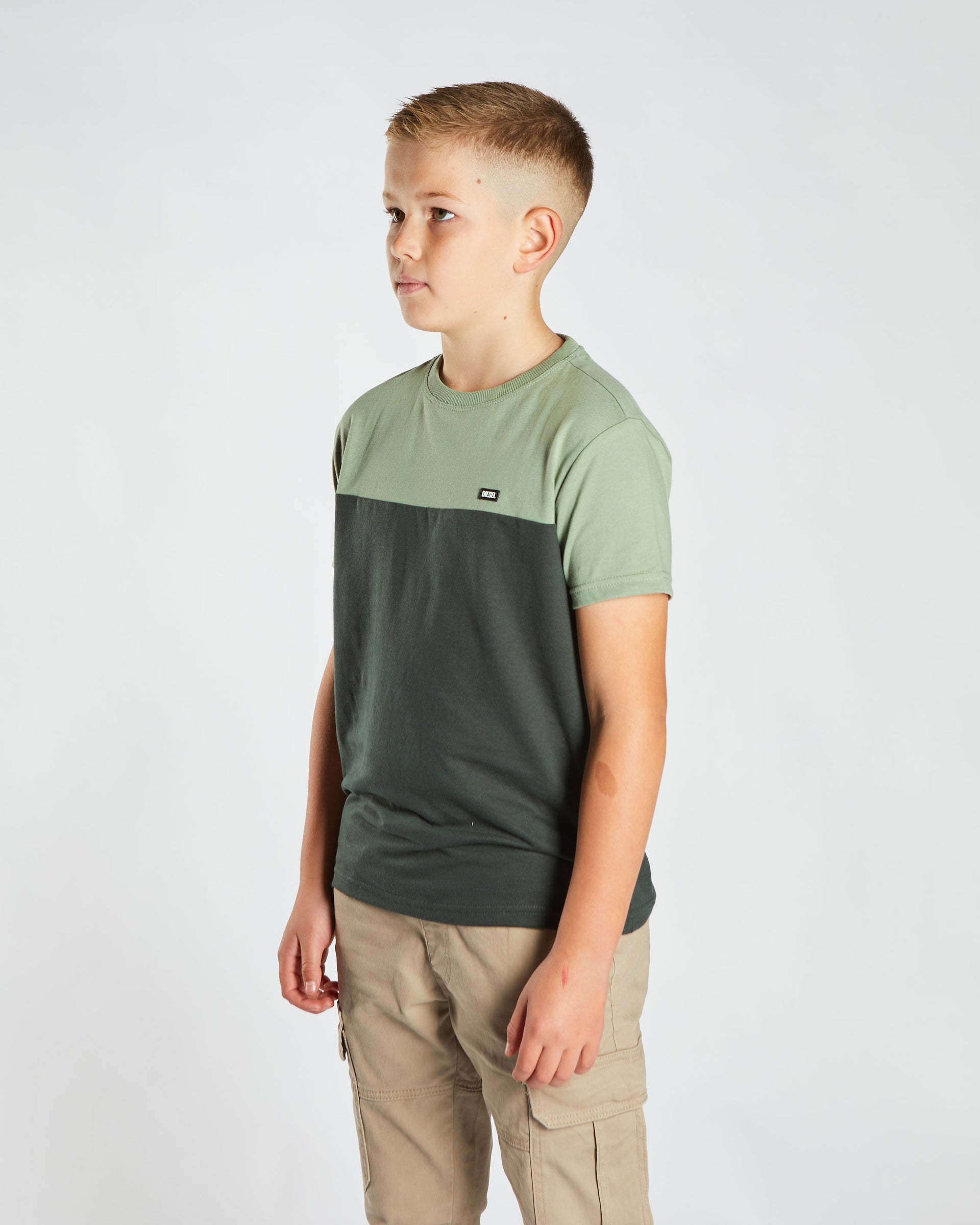 DIESEL KIDS Sydney Sage/Olive Sage/Olive Tee Sage/Olive model front view