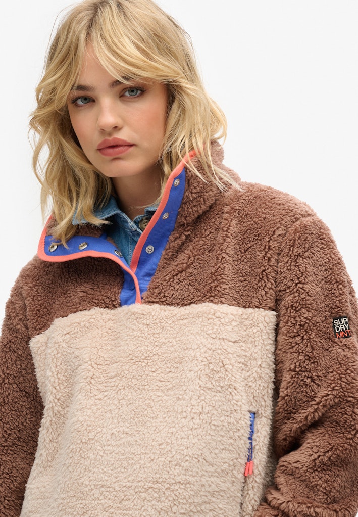 Super Soft Mash Up Half Zip-Nutmeg Spice Brown-Neck opening detail