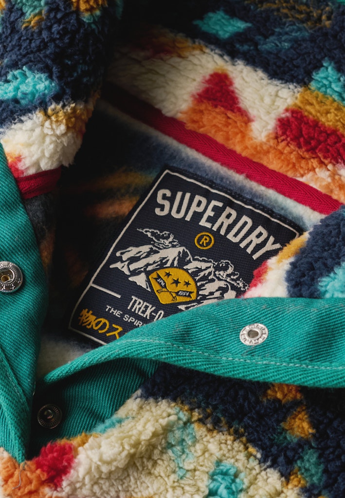 Super Soft Nava Quilt Print Henley-Logo on neck view