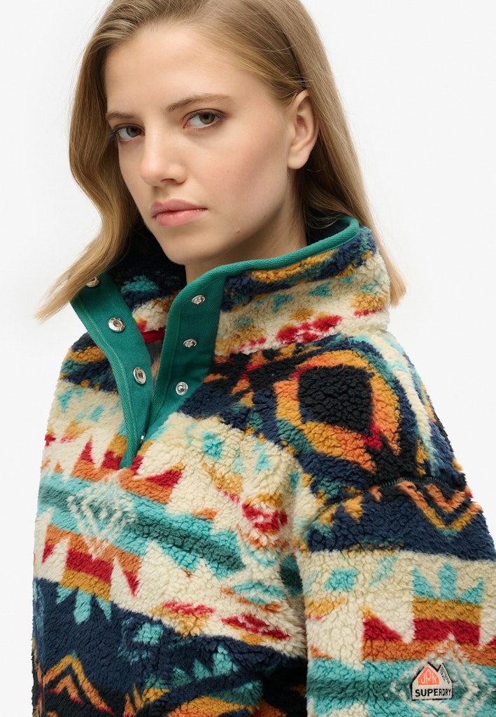 Super Soft Nava Quilt Print Henley-Neck detail 