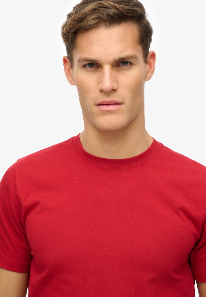Men's City Tee-Expedition Red-Close Up View