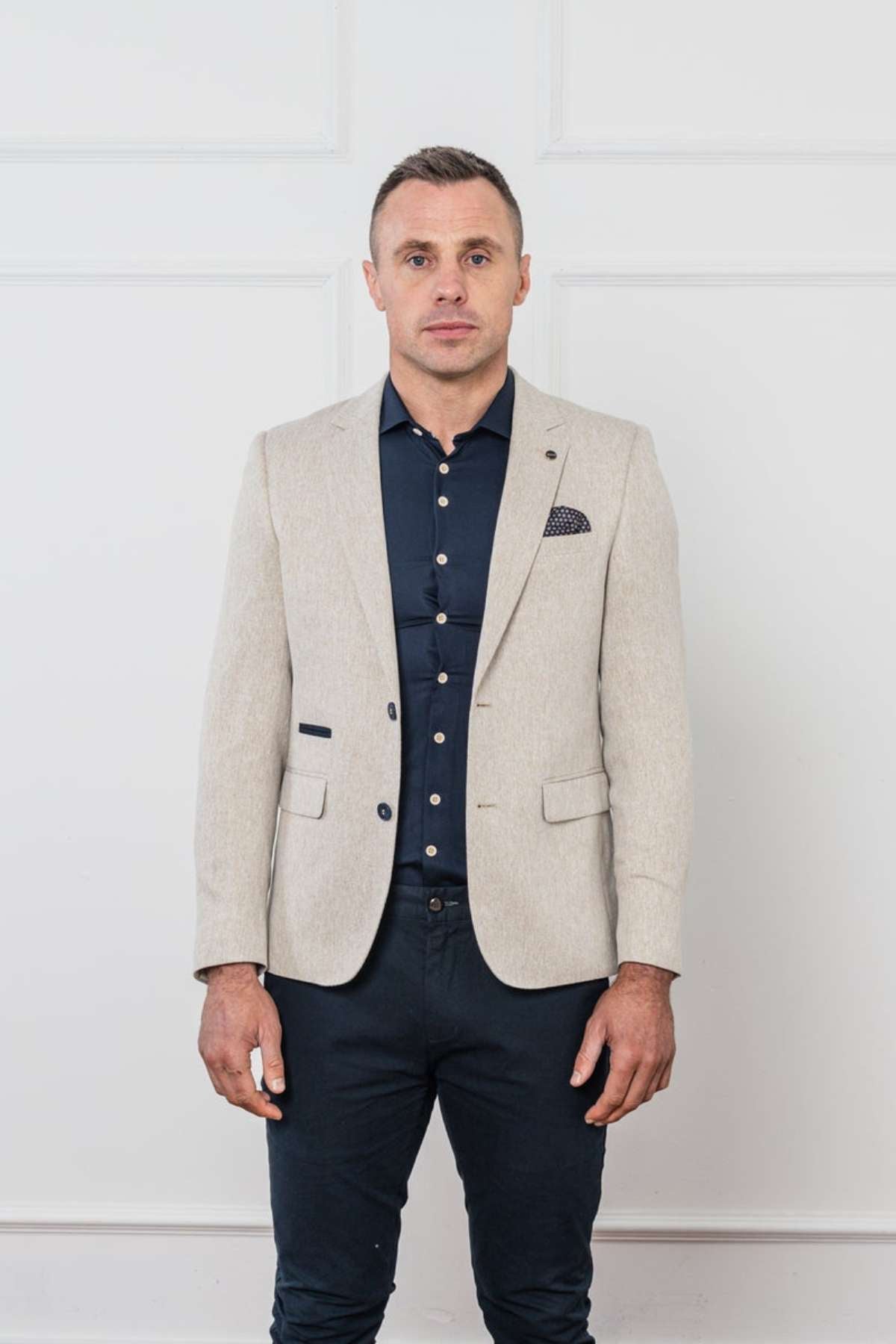 Men's Tommy Bowe Cocuzza Biscuit Blazer-Closer View of the Front