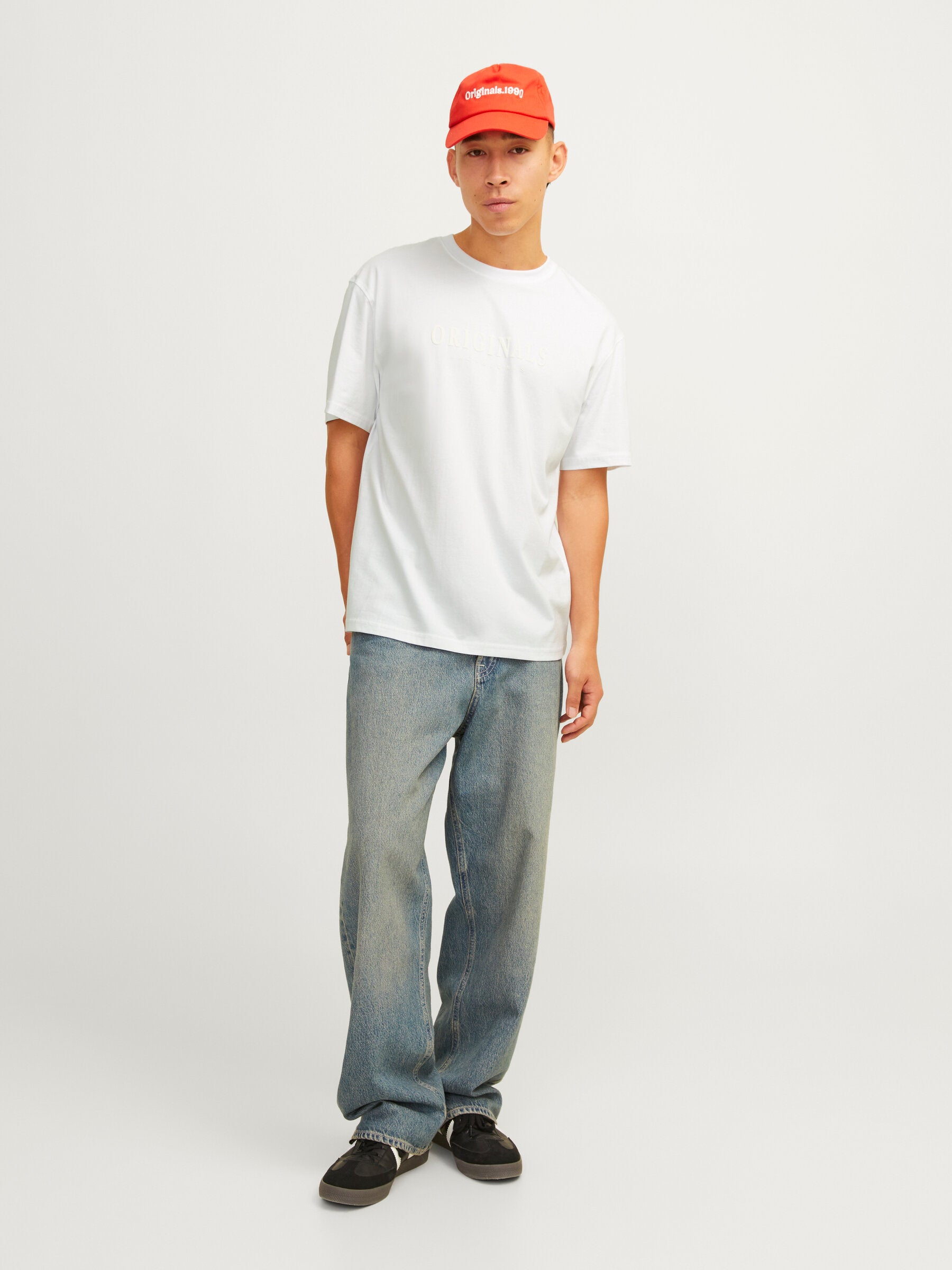 JACK JONES ORIGINALS Frederiksberg Tee Short Sleeve Crew Neck-Bright White Bright White model front view