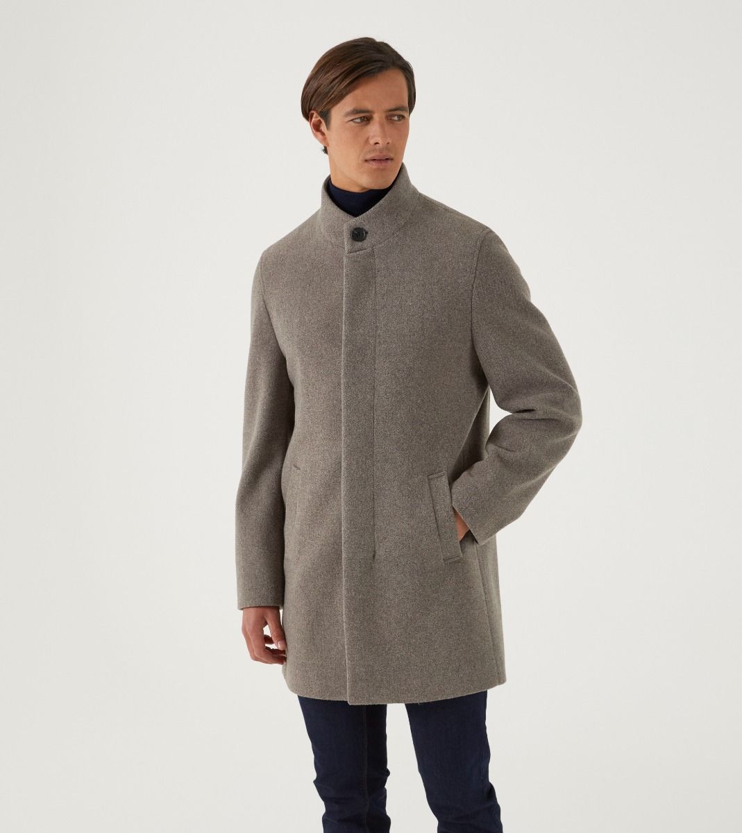 Skopes Faulkner Oat Overcoat Oat model front view