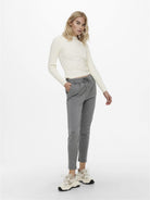 ONLY Poptrash Life Easy Colour Pant-Medium Grey Melange Medium Grey Melange model front view