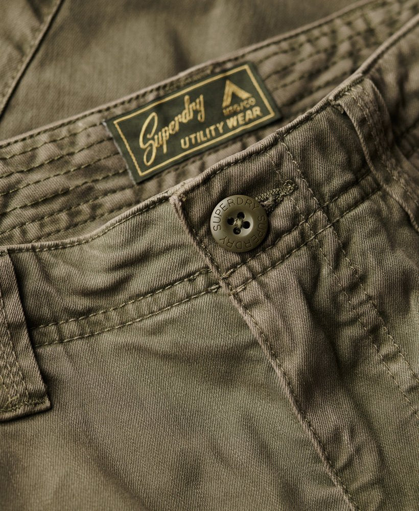 SUPERDRY Core Cargo Short-Chive Green Chive Green model front view