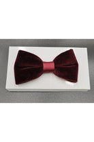 Zazzi Velvet Bow Ties by Giltedge BLACK model front view